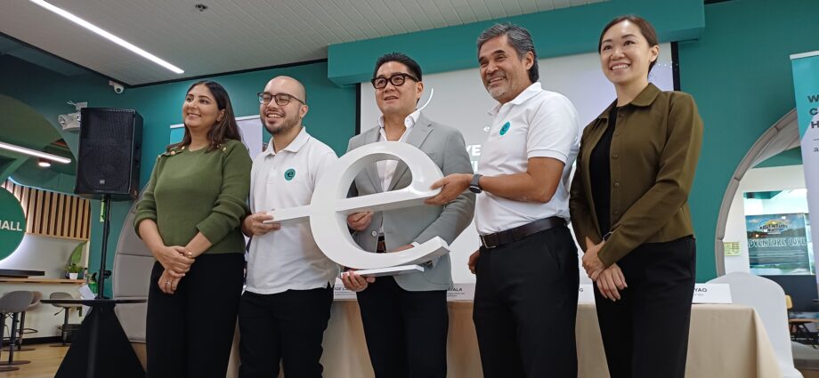 Executives of Endeavor Philippines joined by high-impact entrepreneurs